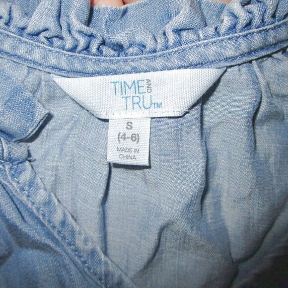 Time And Tru CHAMBRAY Tunic Size S TOP A-Line V-NECK Ruffle LYOCELL Sleeveless - Picture 4 of 7